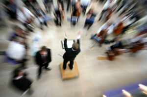 concert orchester shot while zooming at low shutter speed (no photoshop)